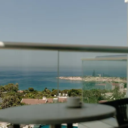 Crown Horizon (adults Only)