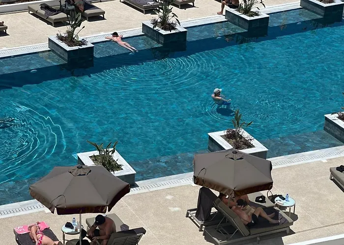 Crown Horizon (adults Only) ホテル 4*